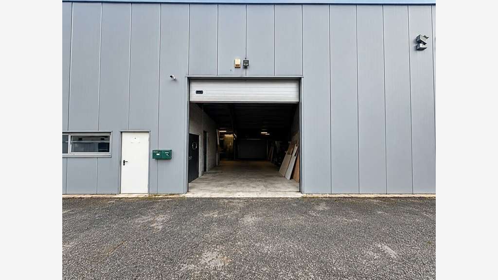 Entrepôt 287m² à louer à Floirac ZA des Mondault