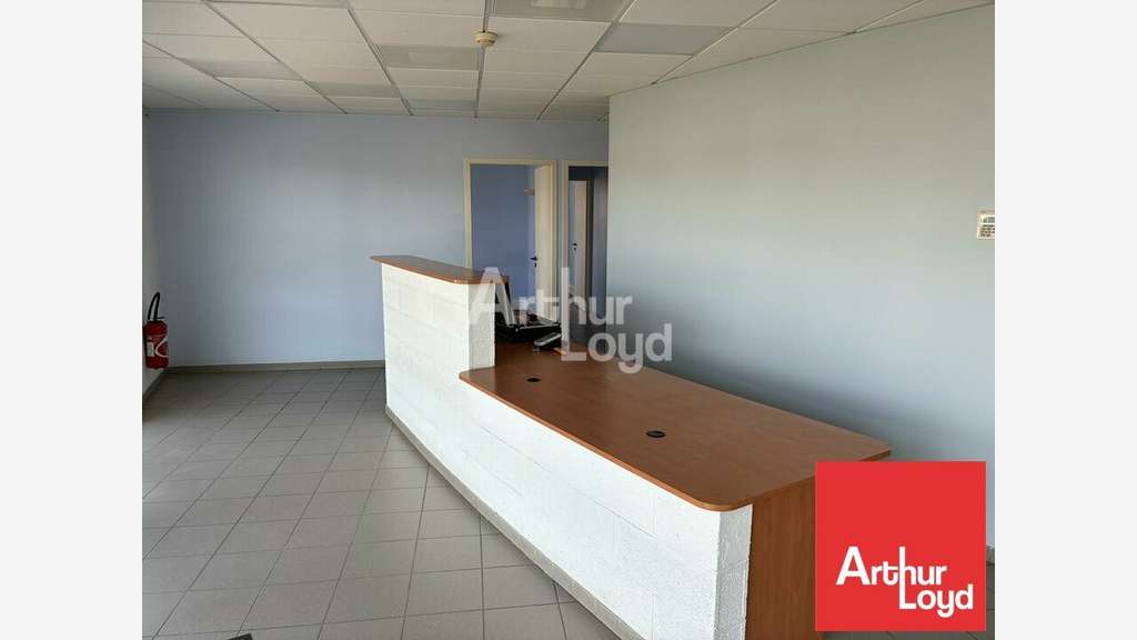 Local d'activité 574m² à louer à Fontenay-le-Comte