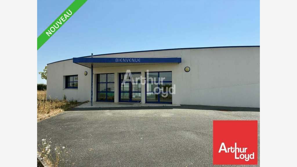 Local d'activité 574m² à louer à Fontenay-le-Comte