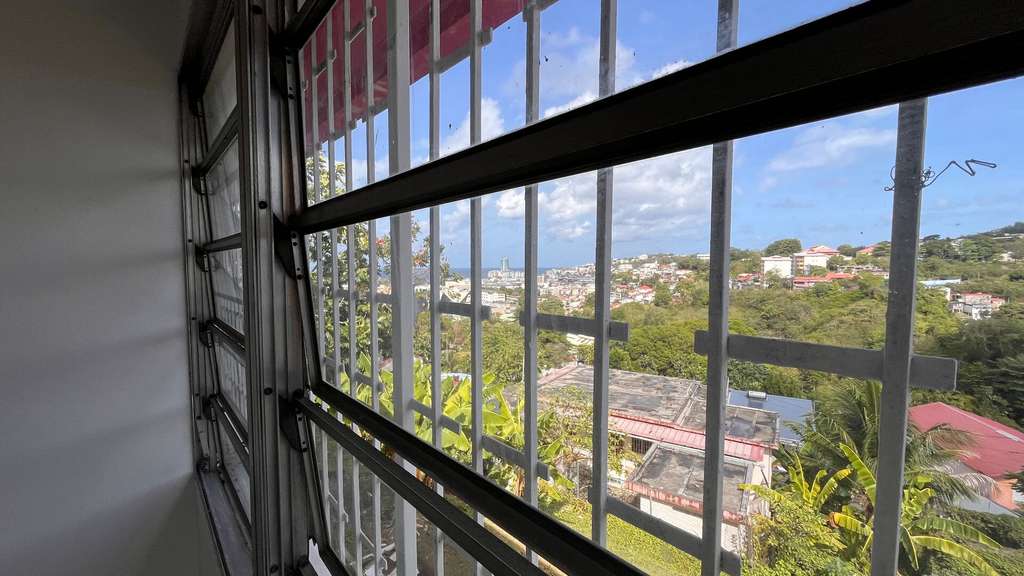 Local 42.32m² idéal prof médicale Fort-de-France