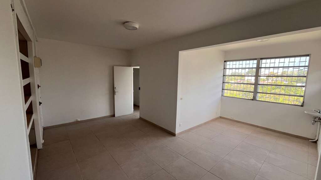 Local 42.32m² idéal prof médicale Fort-de-France