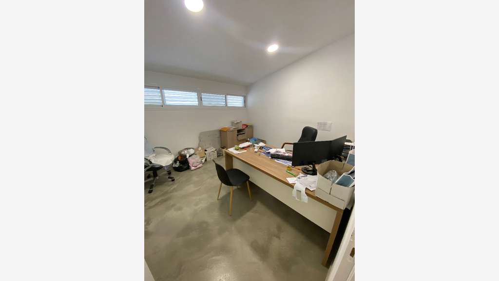 A louer local d'activités 300m² , FdF, rénové