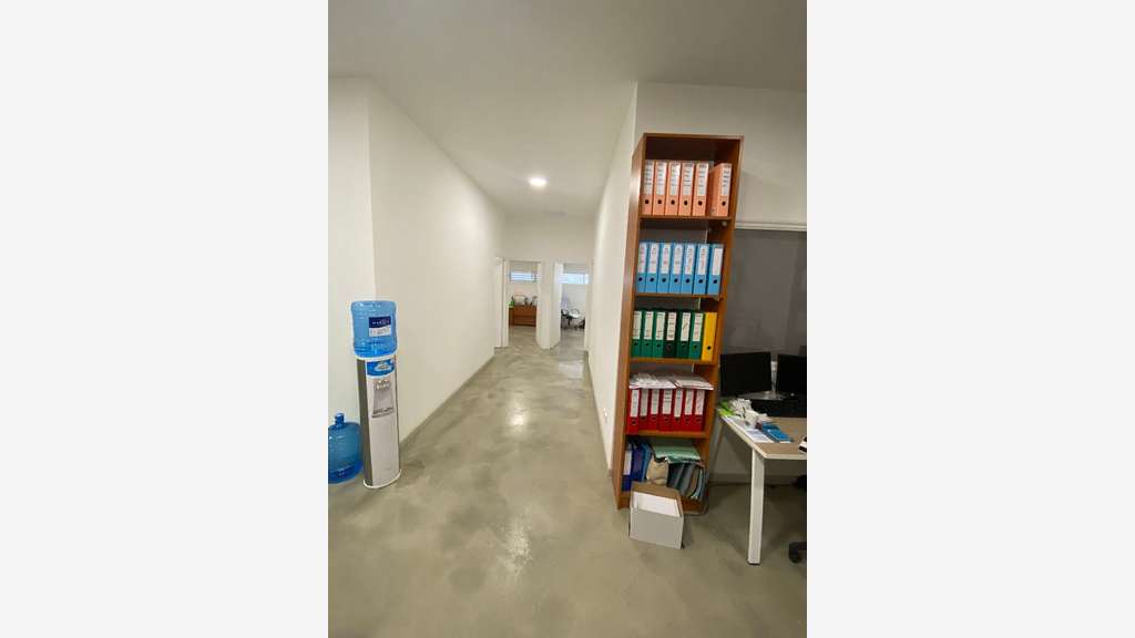 A louer local d'activités 300m² , FdF, rénové