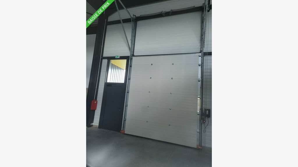A louer entrepôt 538m² neuf avec mezzanine à Frans