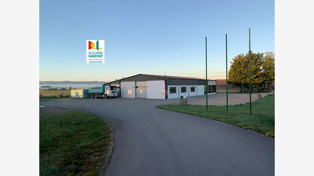 A louer bâtiment professionnel 600m² à Dompierre 