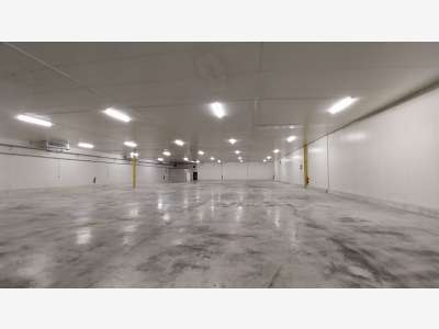 Entrepôt 1000m² idéalement situé à Fréjus A8