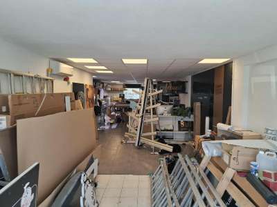 Local 80m² stratégiquement situé à Fréjus A8