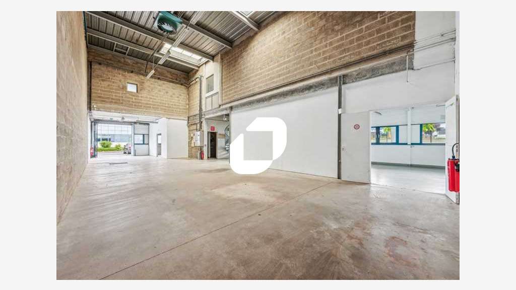 A louer Local d'activité 1115m² Fresnes