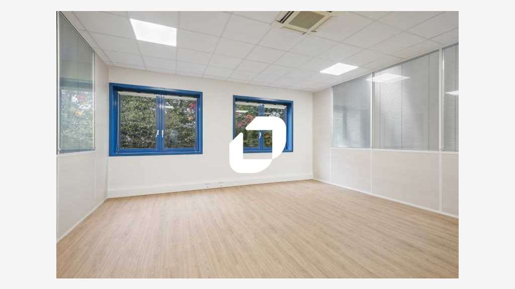 A louer Local d'activité 2426m² Fresnes