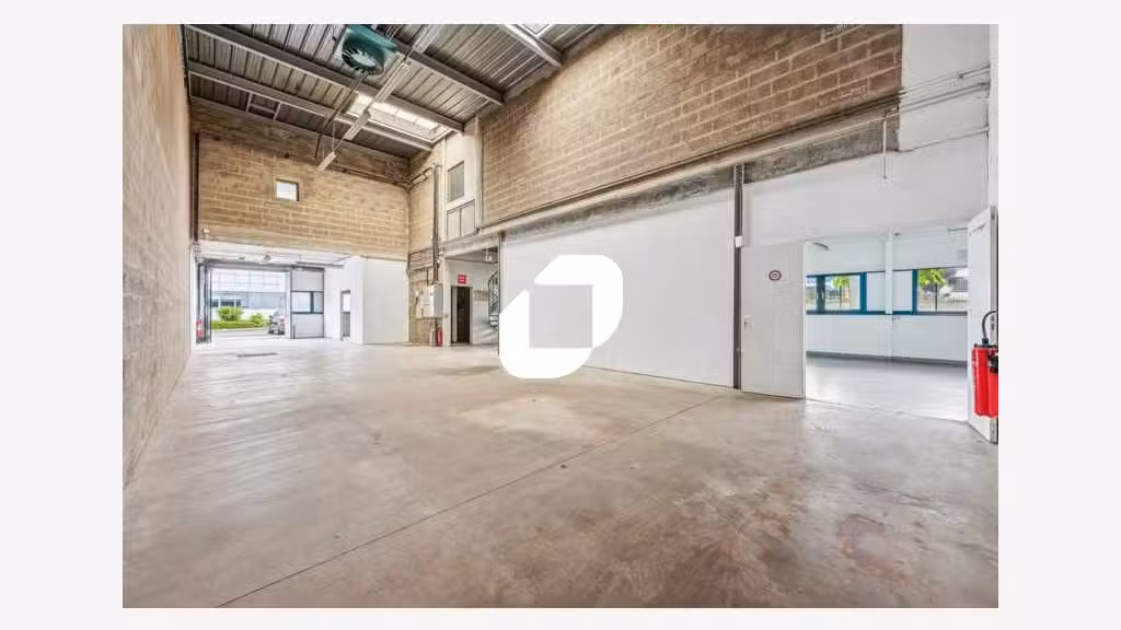 A louer Local d'activité 1115m² Fresnes