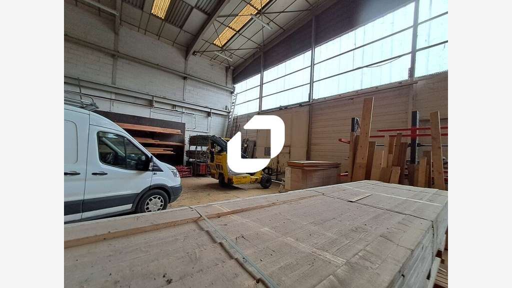 A louer Local d'activité 920m² Fretin