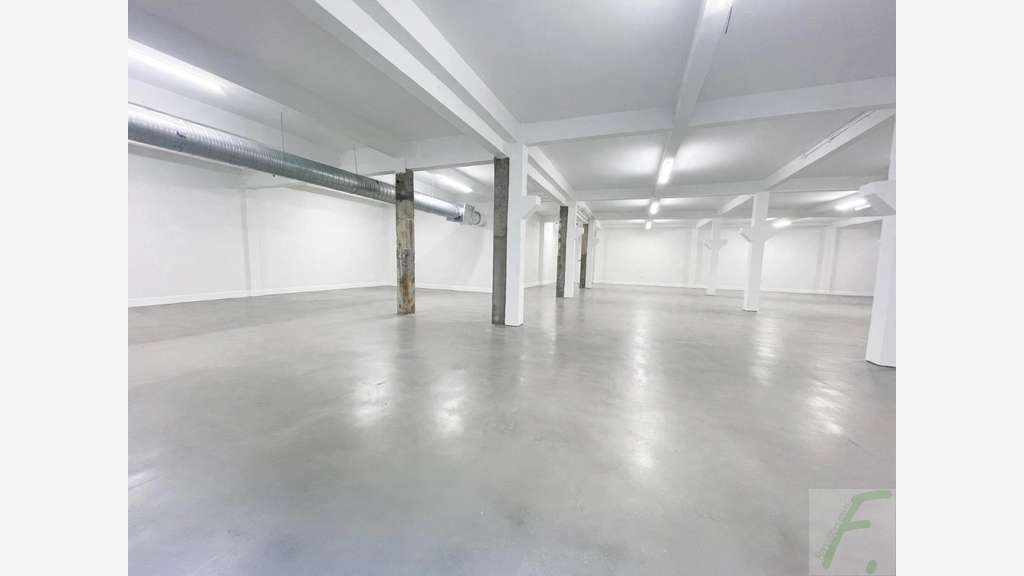 Loue local activité à partir de 100m² à Froges