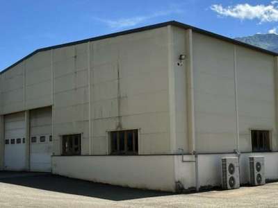 Local d'activités 1231m² à louer à Frontenex (73)