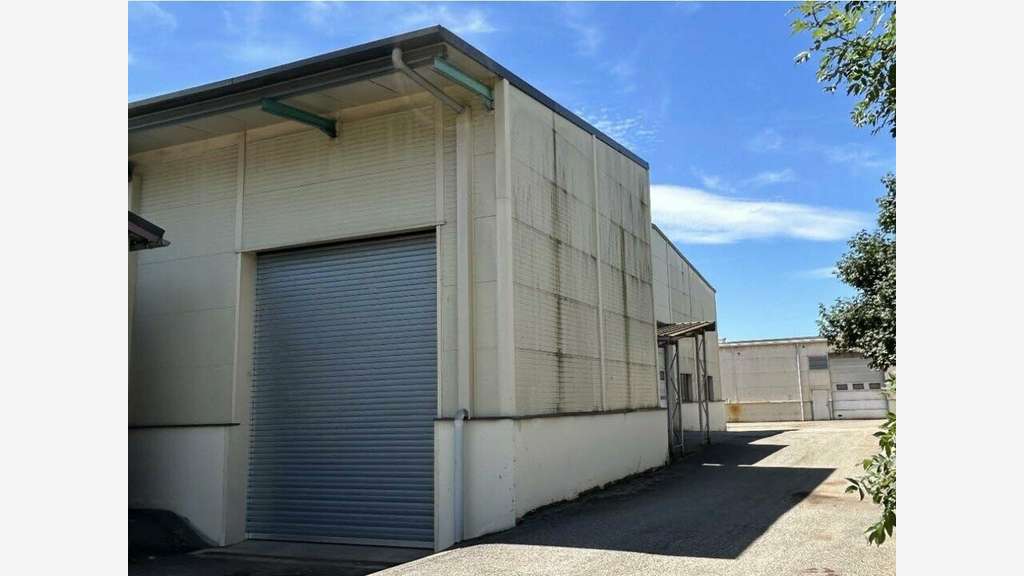 Local d'activités 1231m² à louer à Frontenex (73)
