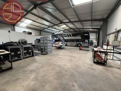 Loue entrepôt 730m² Nord-Est Toulouse ZI Fronton
