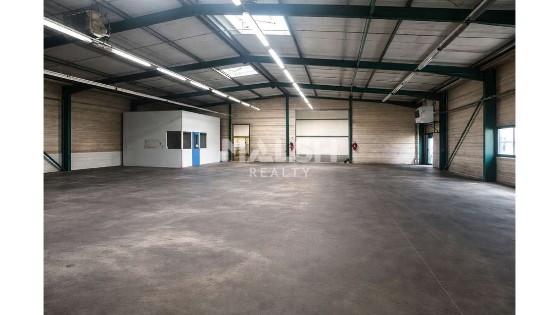 Bâtiment d'activités 1063m² à Frontonas proche A43