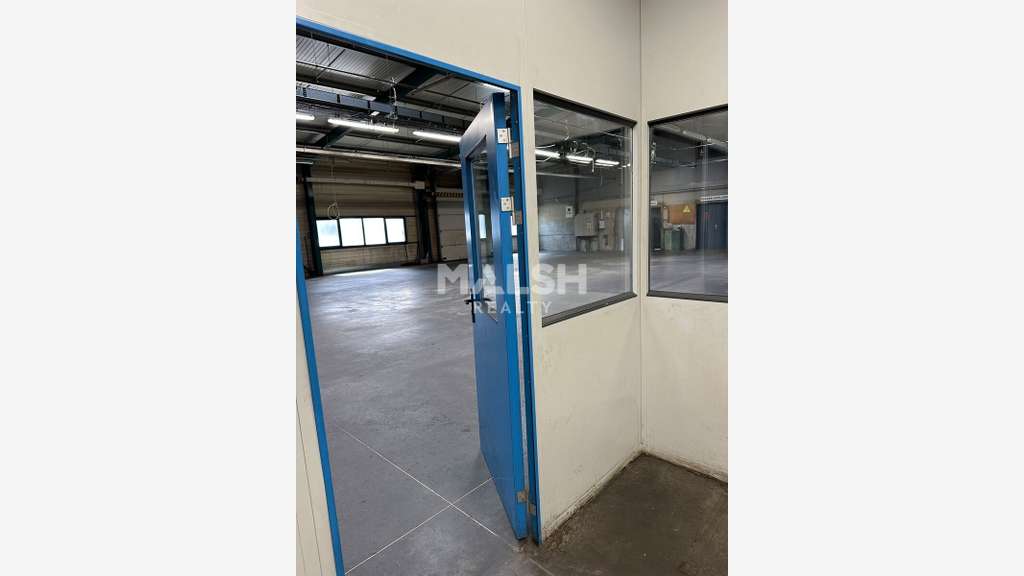 Bâtiment d'activités 1063m² à Frontonas proche A43