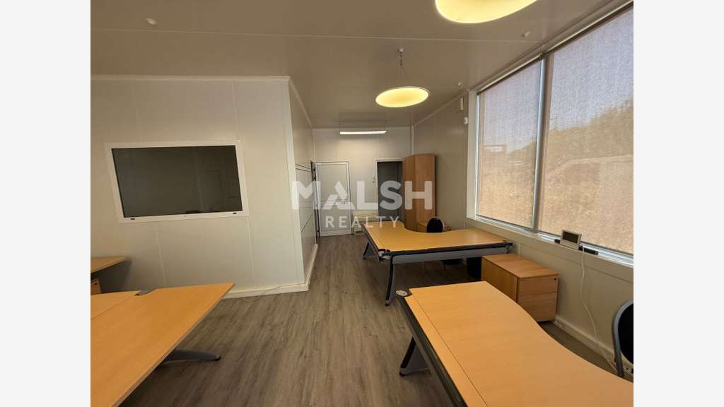 Bâtiment d'activités indépendant 470m² à Frontonas