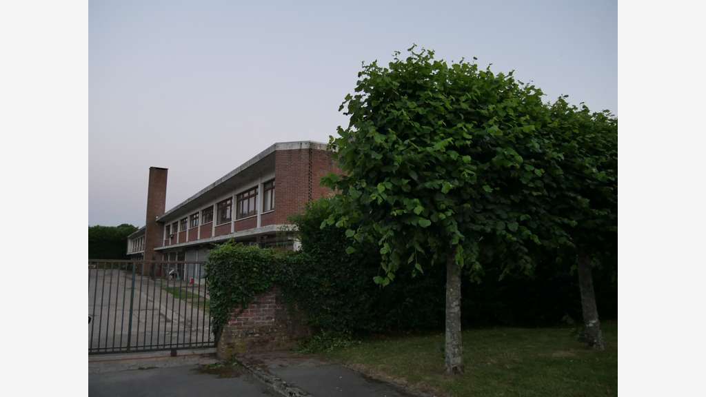 Location entrepôt 5544m² dans ZI de Gaillefontaine