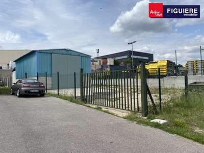 Local d'activités de 70m² à louer en za à Gardanne
