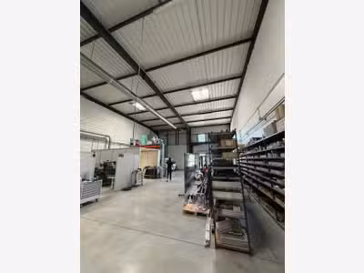 A louer local d'activité de 625 m²  13120 GARDANNE