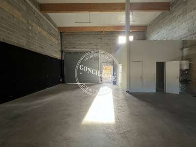 Entrepôt 130m² à louer en ZA à Garidech
