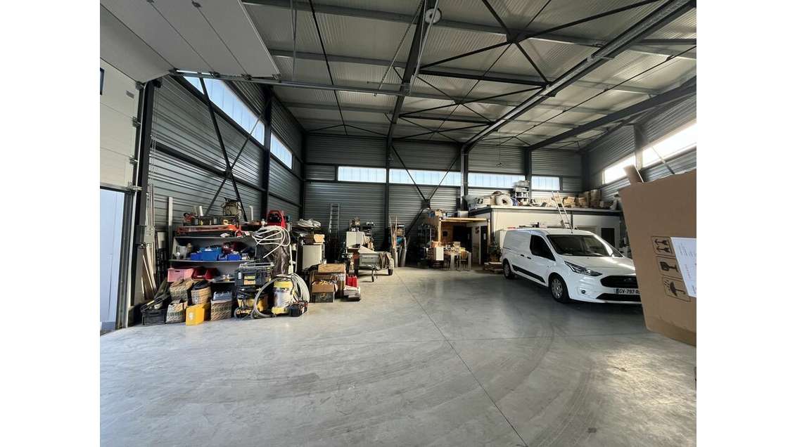 Local d'activité de 220m² à louer à Garons