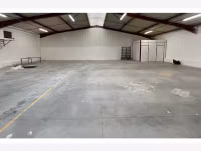 À louer – Cellule industrielle de 387 m² à Gasv