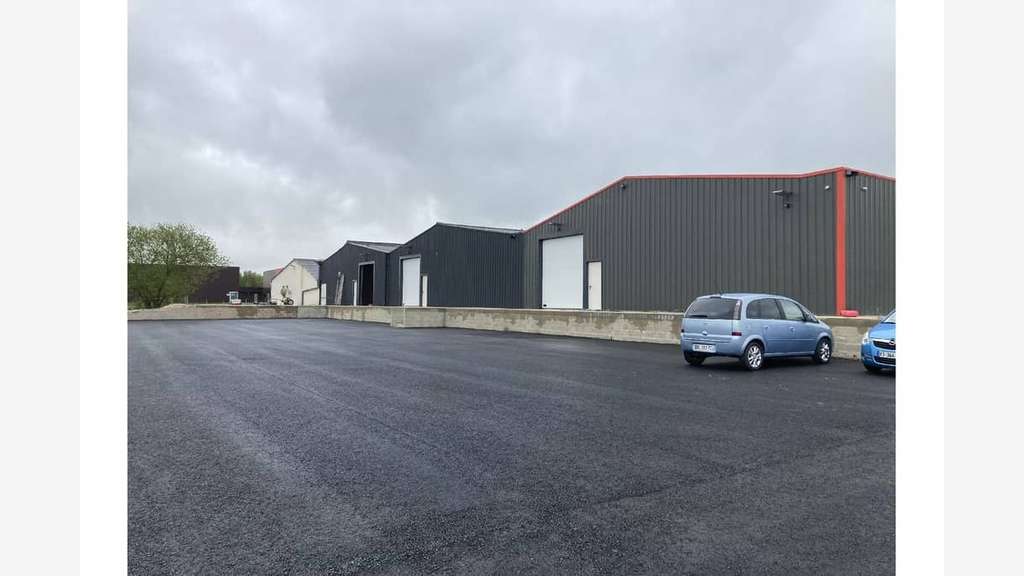 À louer – Local d'activités de 432 m² à Gasvi