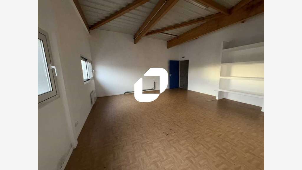 A louer Local d'activité 200m² Gazeran