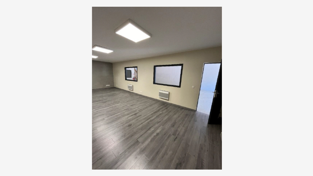 Local d'activité 225m² à louer à Gémenos