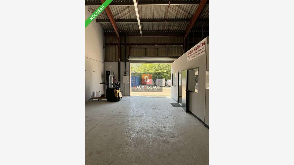A louer entrepôt 200m² à Gémenos Plaine du Jouques