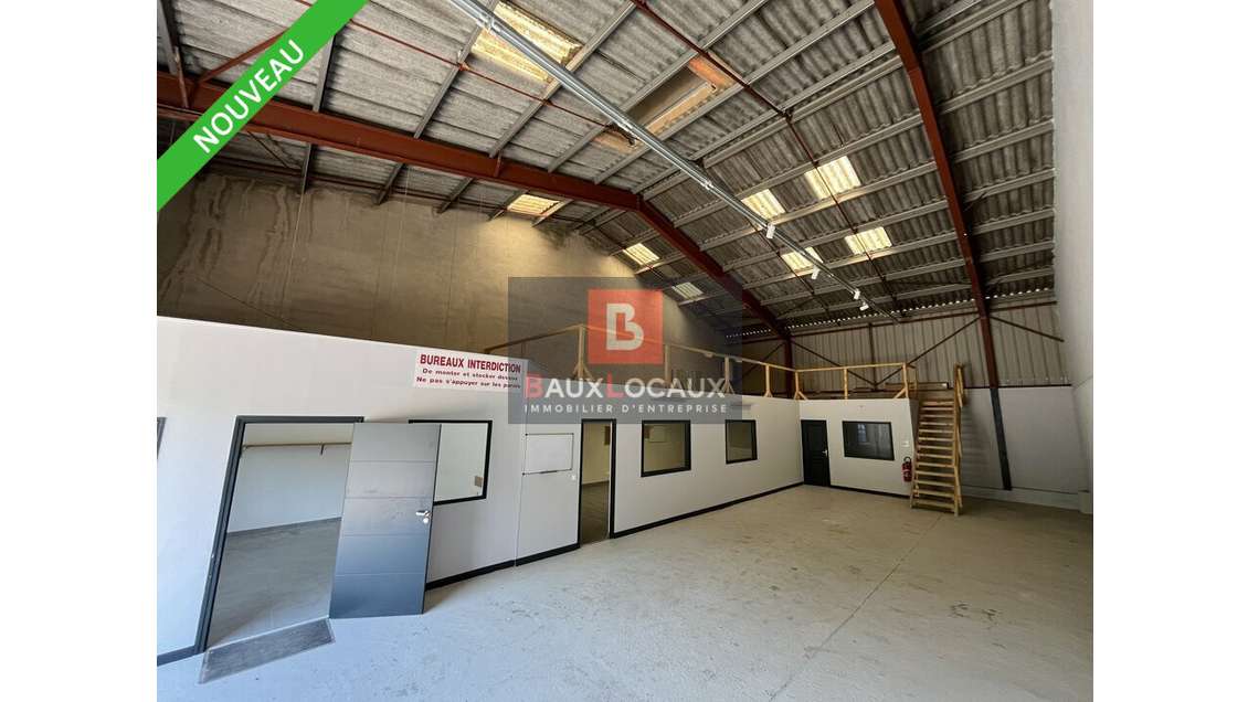 A louer entrepôt 200m² à Gémenos Plaine du Jouques