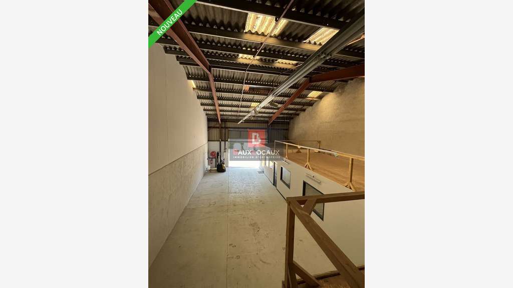 A louer entrepôt 200m² à Gémenos Plaine du Jouques