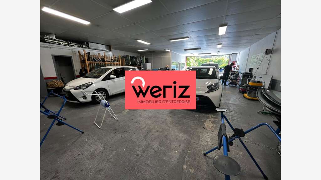 Situé dans la zone de Gémenos sur un site fermé, W