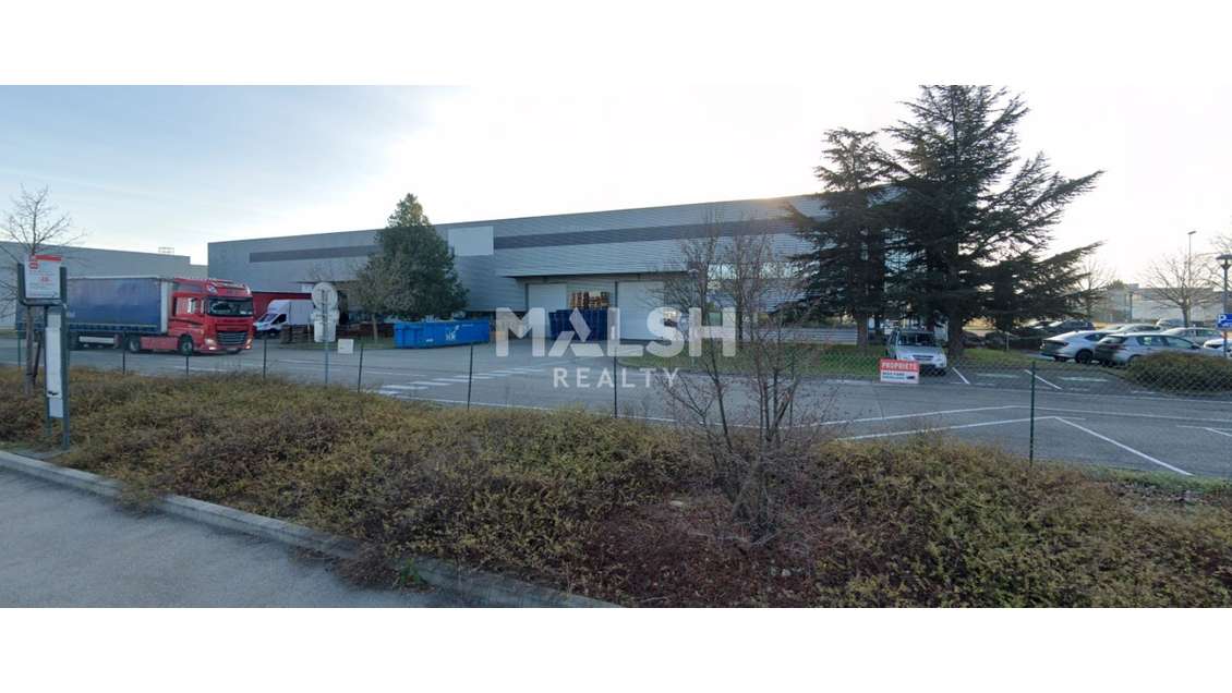 Local d'activités à louer 1000m² à Genas