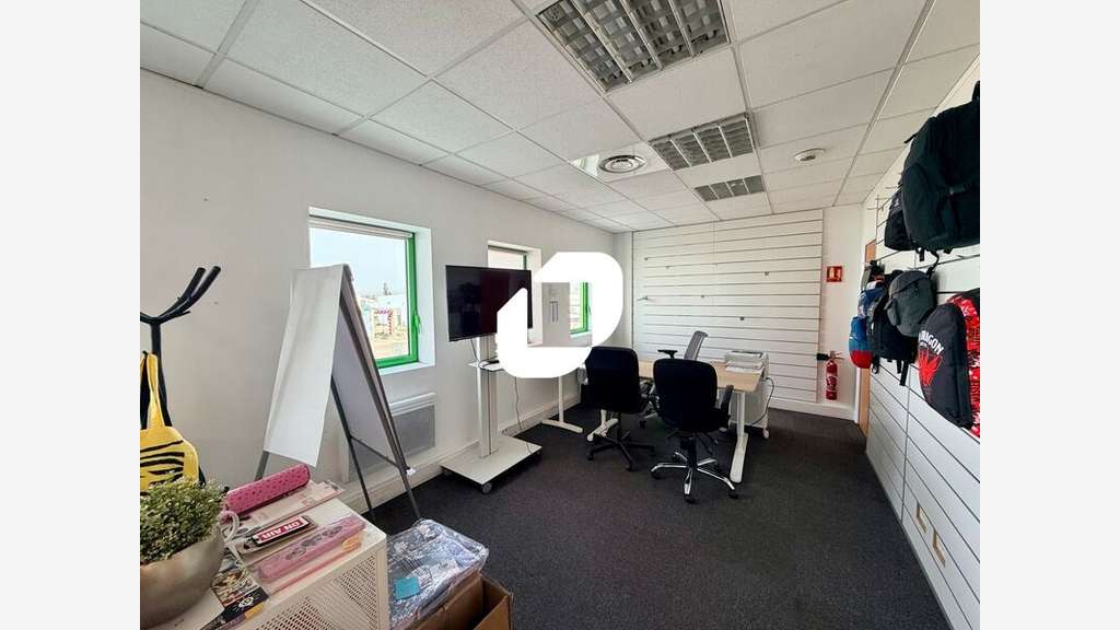 A louer Local d'activité 2208m² Genas