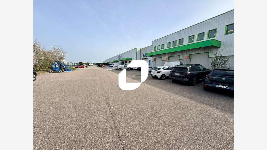 A louer Local d'activité 2208m² Genas