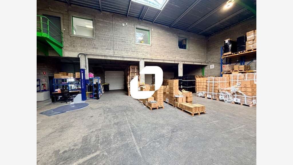A louer Local d'activité 2208m² Genas