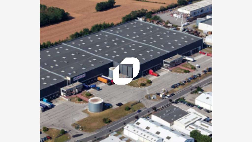 A louer Local d'activité 12042m² Genas