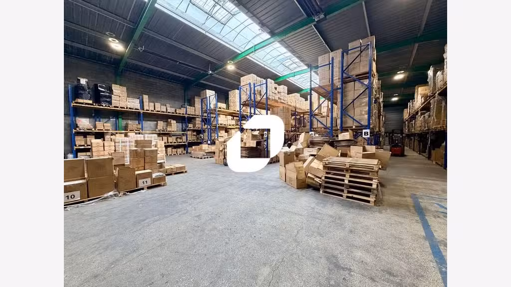 A louer Local d'activité 2208m² Genas