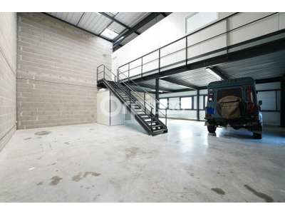 Location Locaux d'activités - Entrepôts à Genay