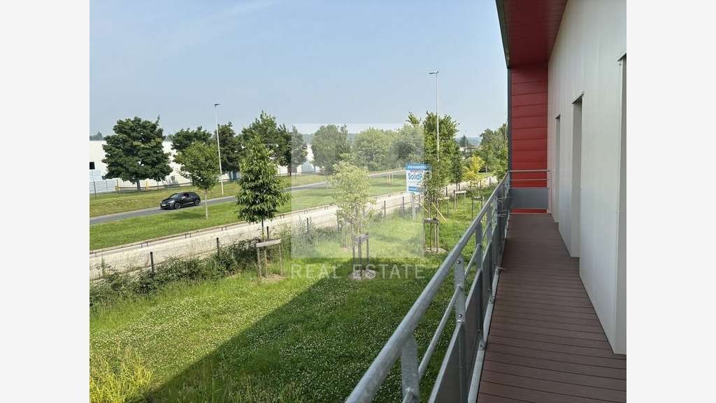 Local d'activité neuf 475m² à louer à Genay