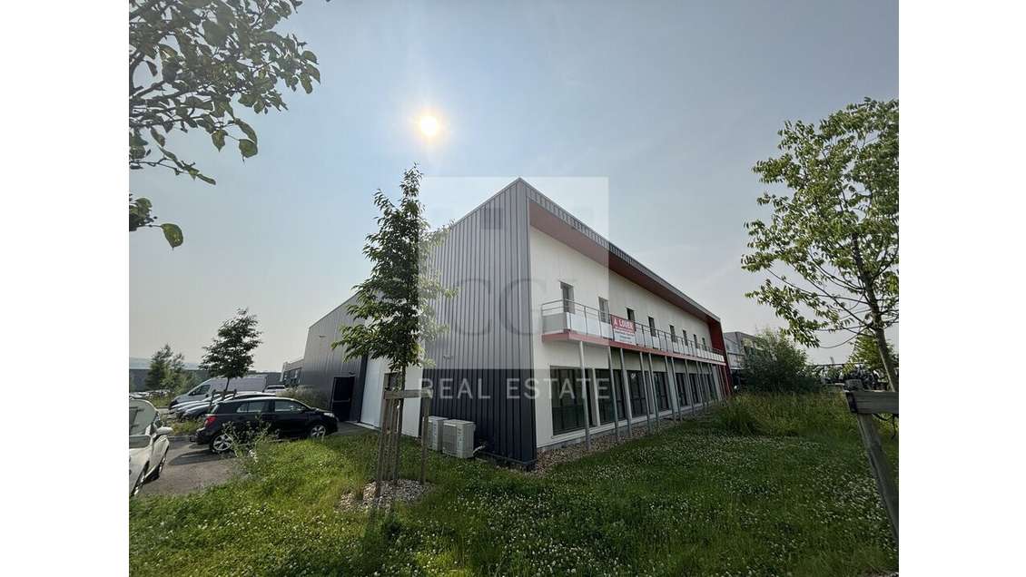 Local d'activité neuf 475m² à louer à Genay