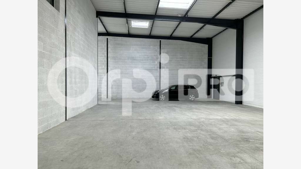 Local d'activité de 378m² à louer à Genay Actiparc