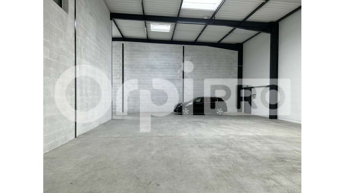 Local d'activité de 378m² à louer à Genay Actiparc