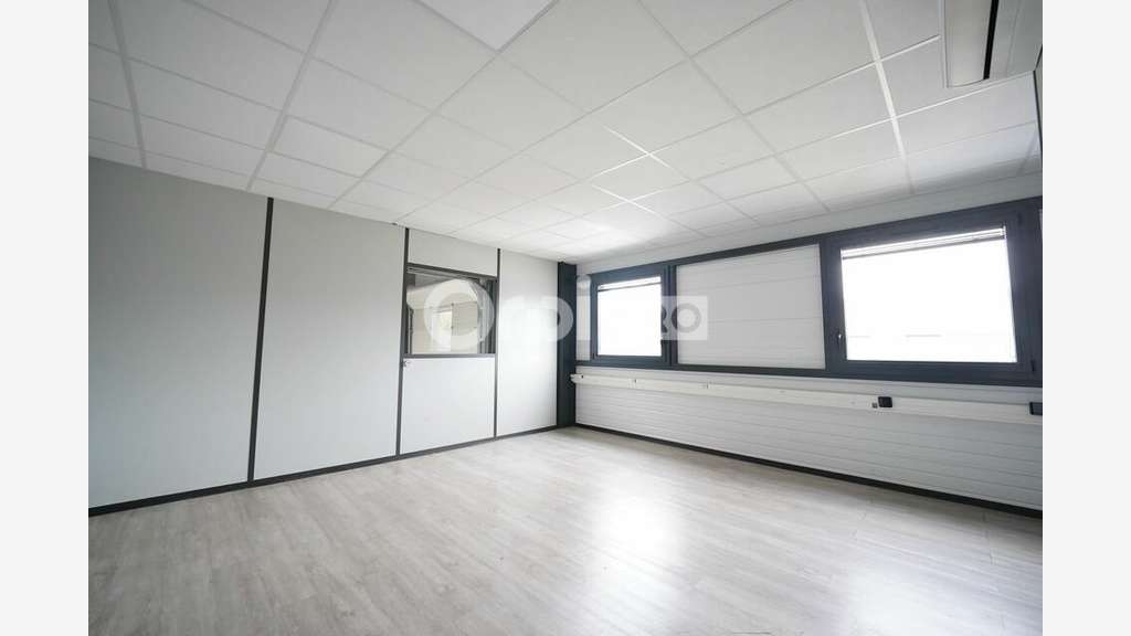 Local d'activité à louer 143m² à Genay