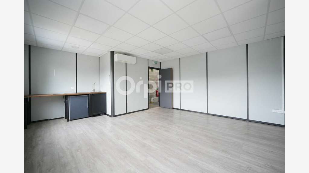 Local d'activité à louer 143m² à Genay