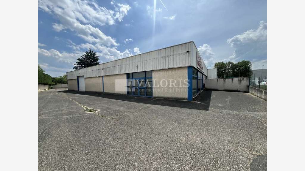 Local d'activité 400m² à louer à Genay 