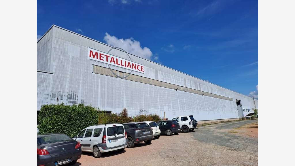 À vendre ou à louer – Ancien bâtiment industriel d